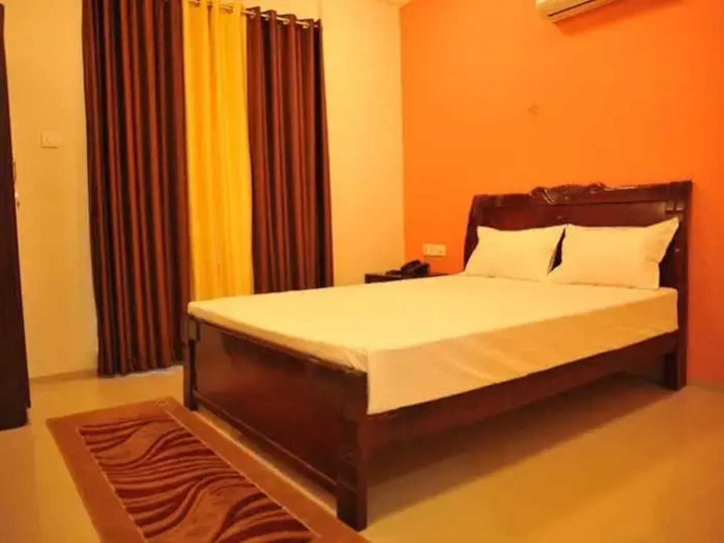 Radhika Inn (All Suite Hotel)
