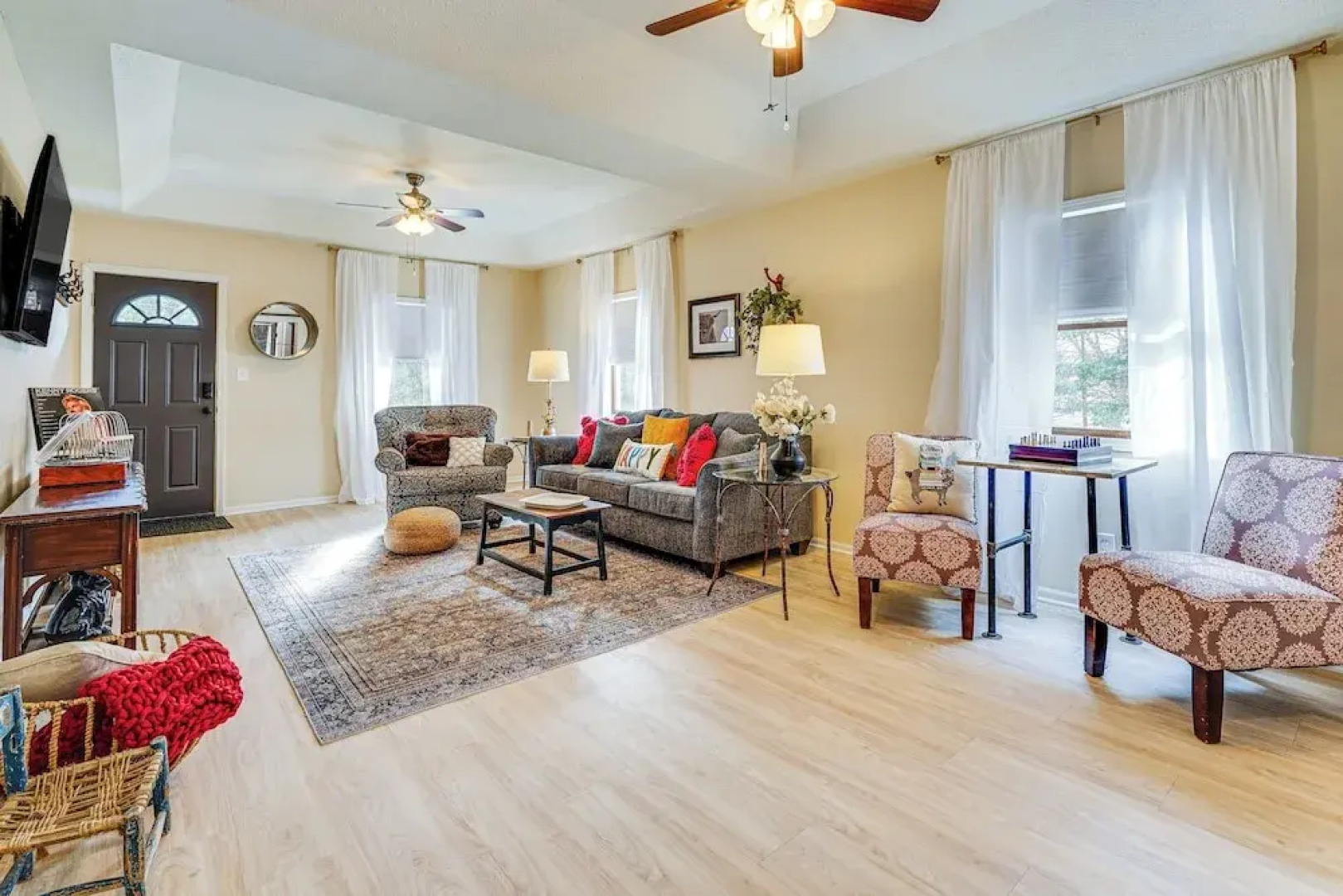 Zanesville Apartment w/ Porch - 3 Mi to Downtown!