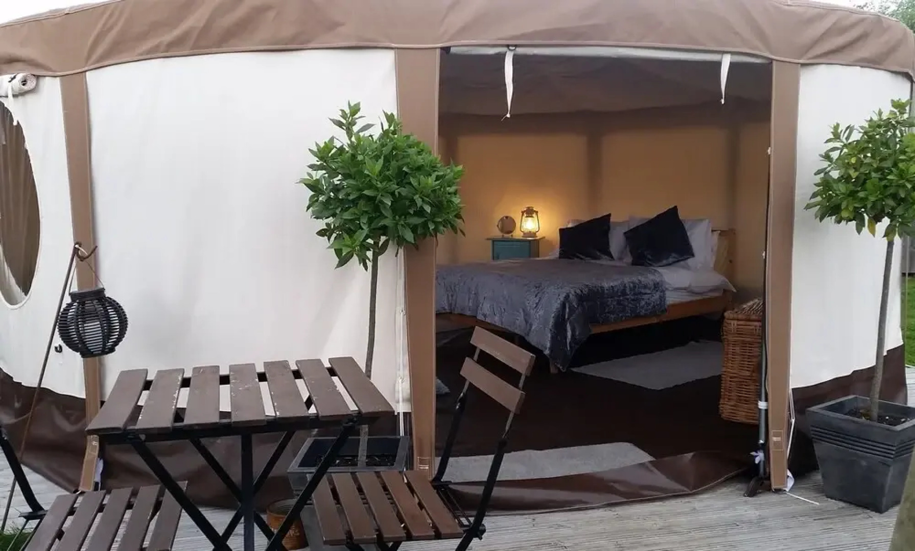 The Little Hide - Adult Only Camping Pods