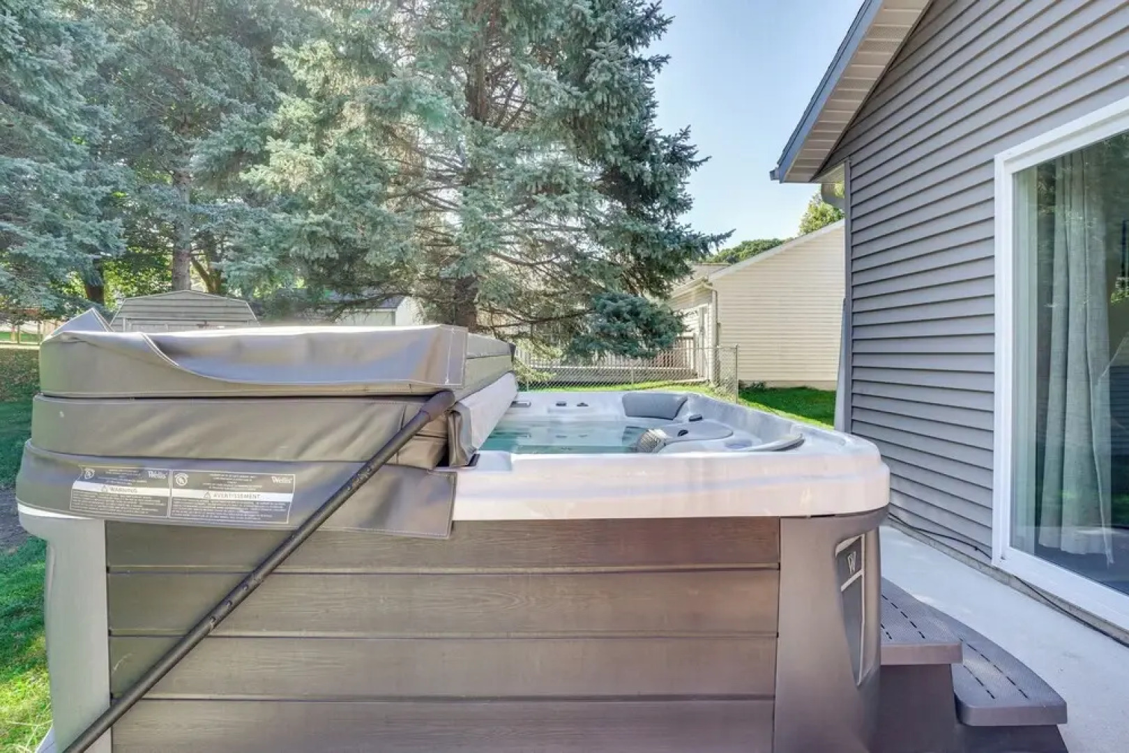 Mankato Getaway w/ Game Room & Salt Water Hot Tub!