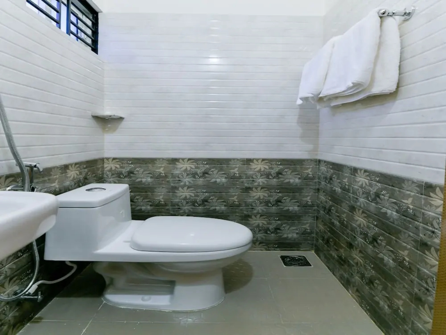 OYO 14879 Home Modern 1 BHK Airport