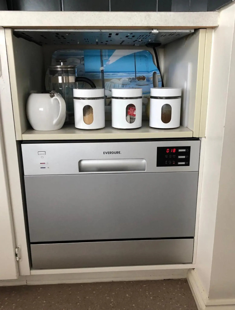 KINGFISHER COTTAGE Beachfront at the Binalong Bay