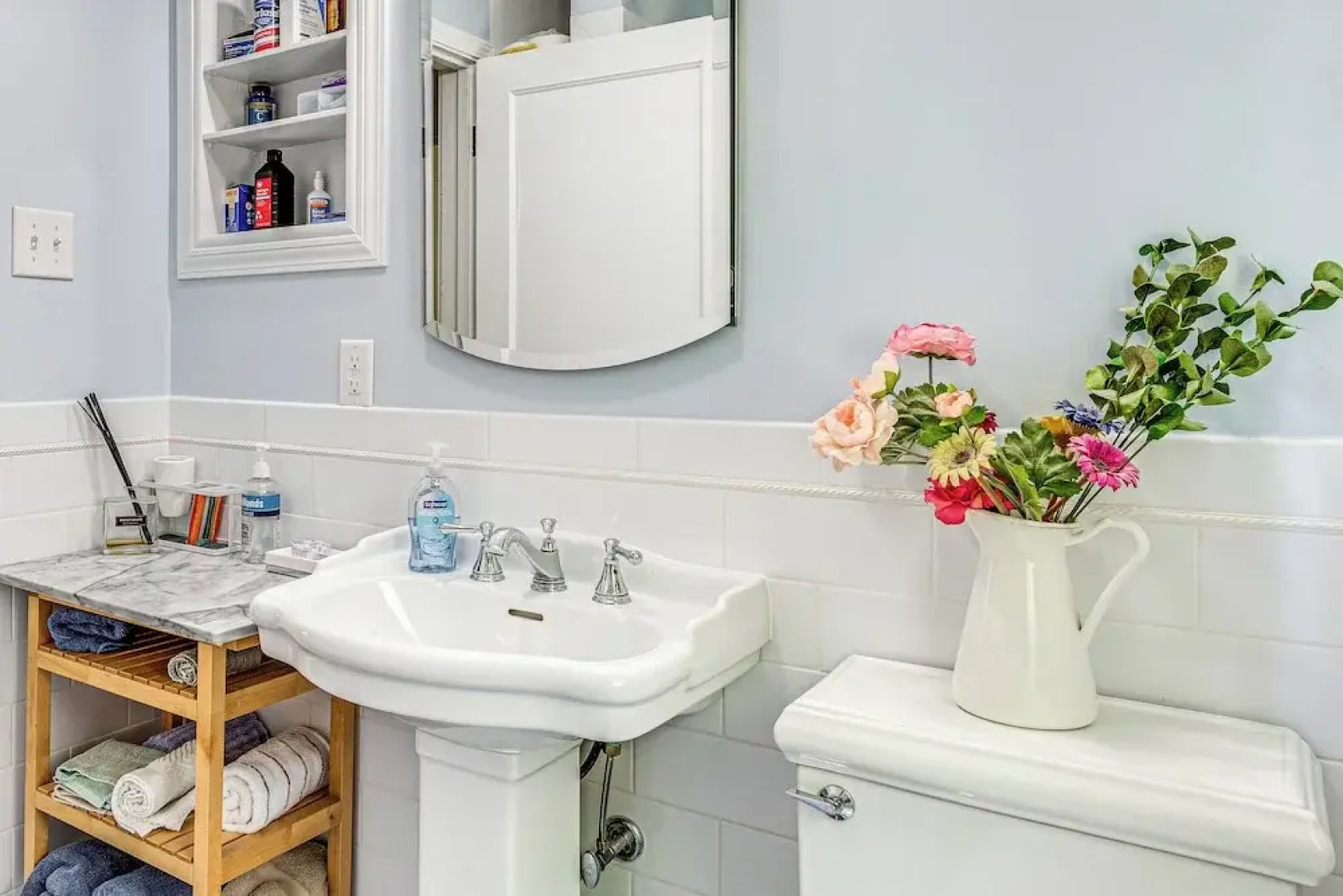 1/2 Mi to Indy Motor Speedway: Home w/ Yard!