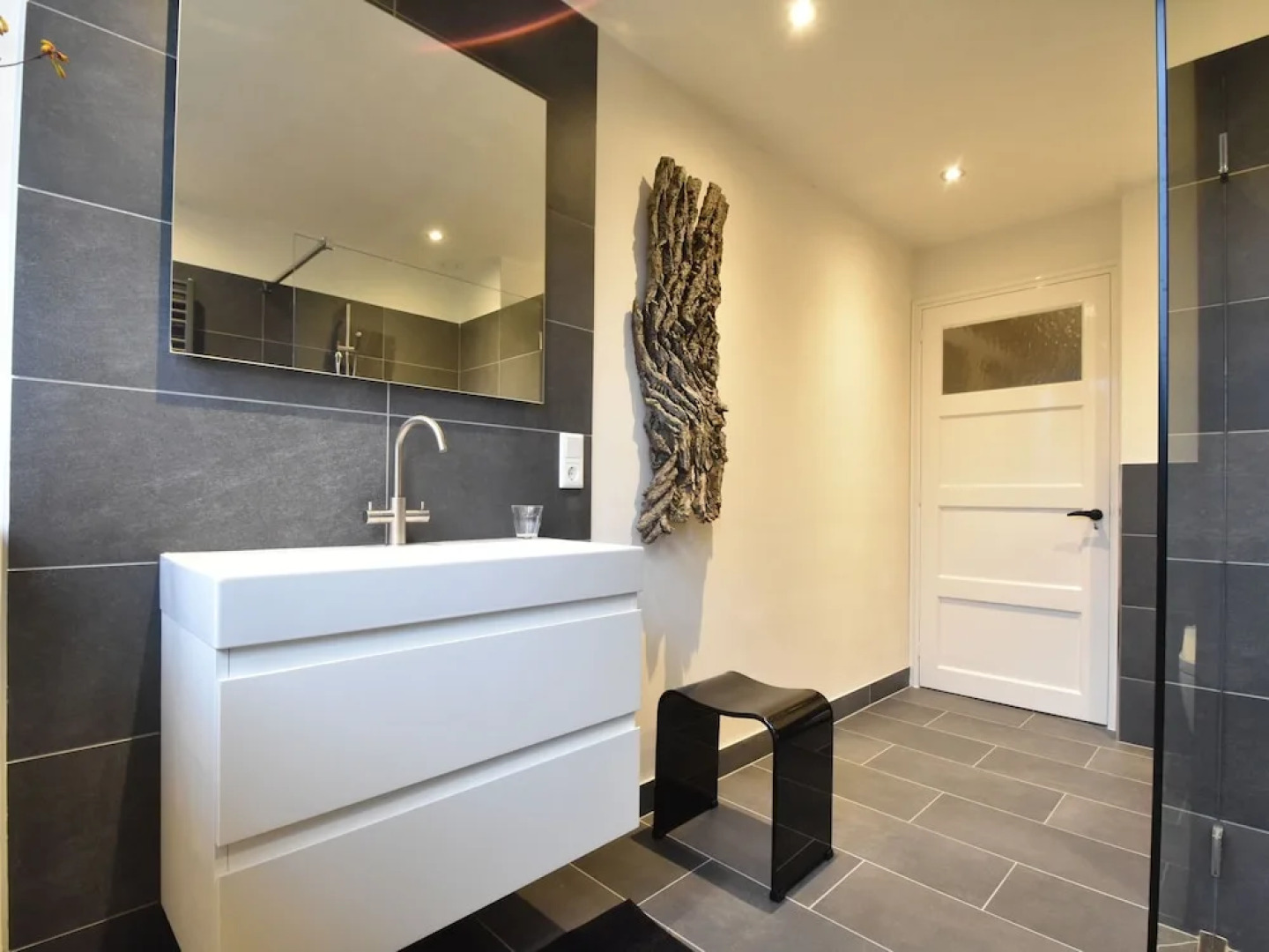 Comfortable Holiday Home in Overveen With a Terrace