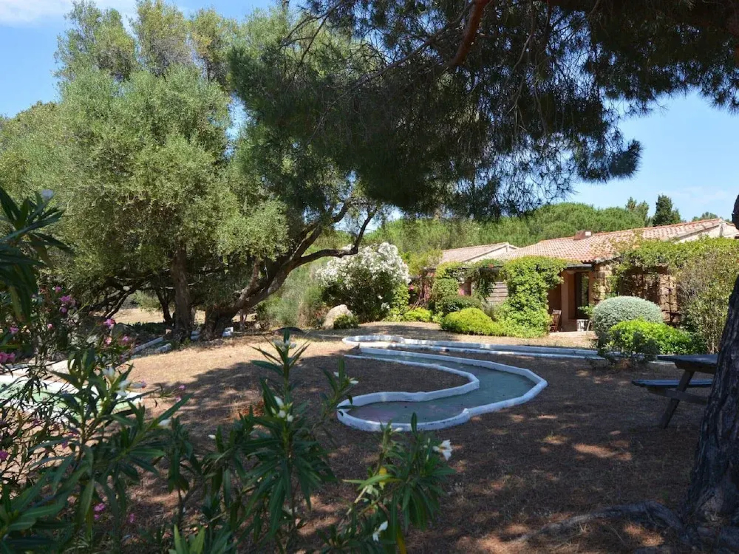 Apartment in Serra-di-ferro Near Cupabia Beach