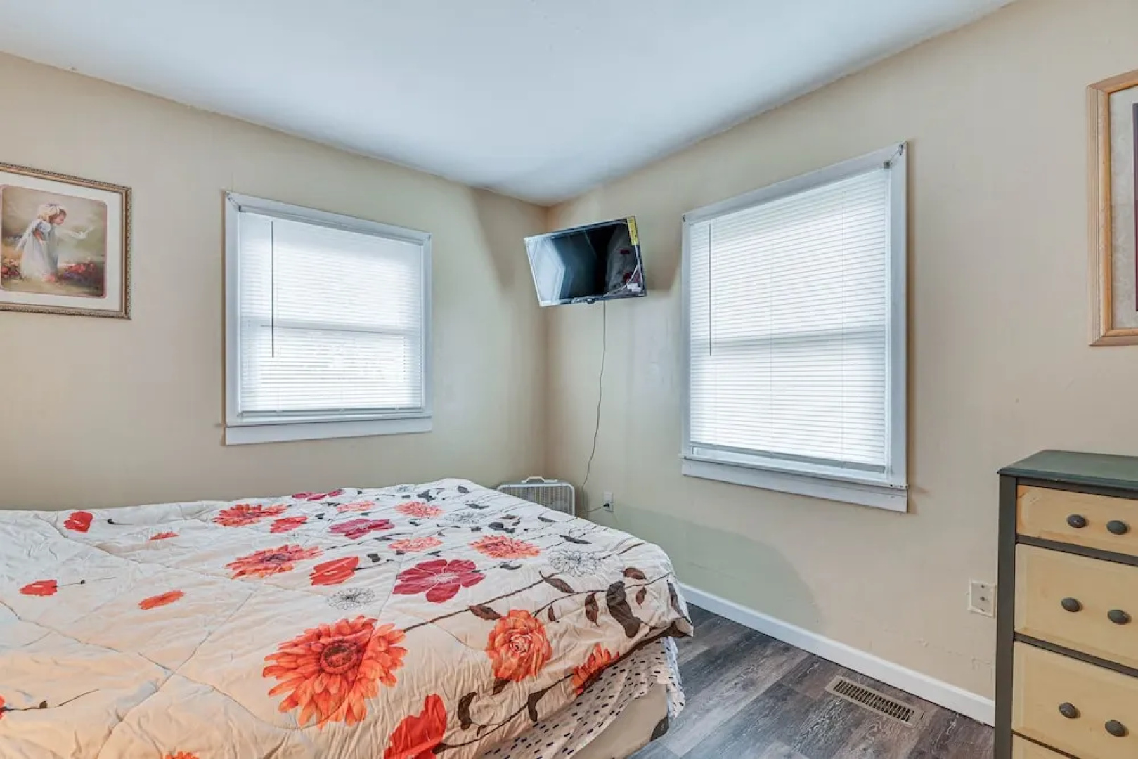 Pet-friendly New York Escape w/ Deck & Lake Views!