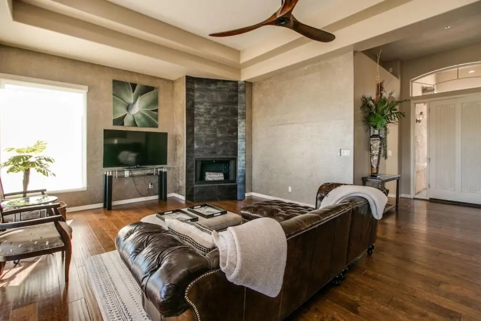 Fabulous 4-Bdrm WBreathtaking Views & Pool