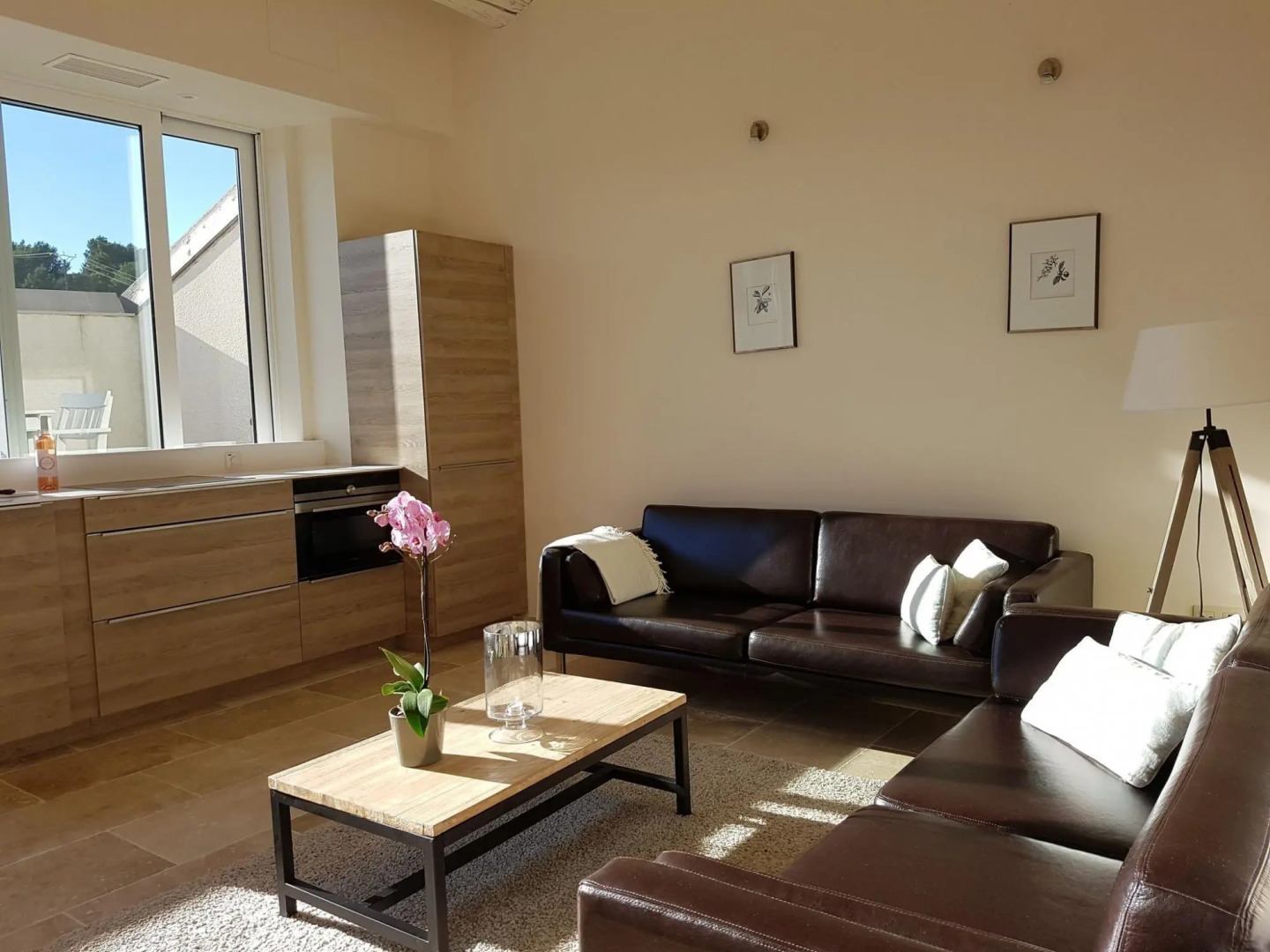 Alluring Apartment in Villesèque with Jacuzzi