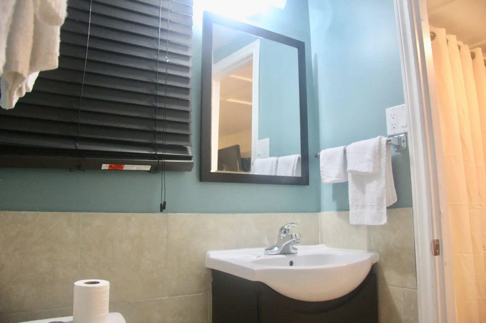 American Plaza Motel