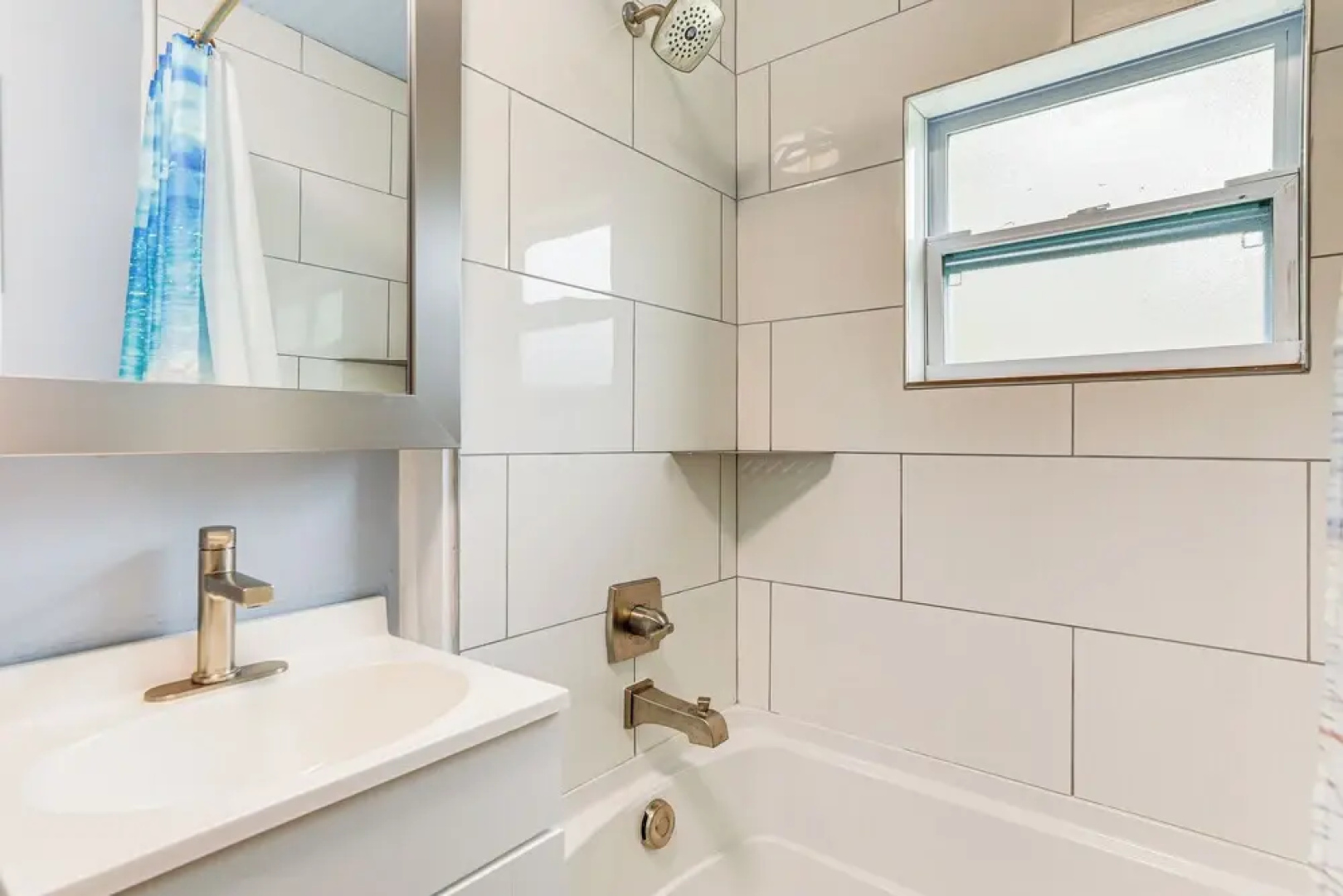 Walk to Manatee River: Palmetto Unit w/ Sunroom