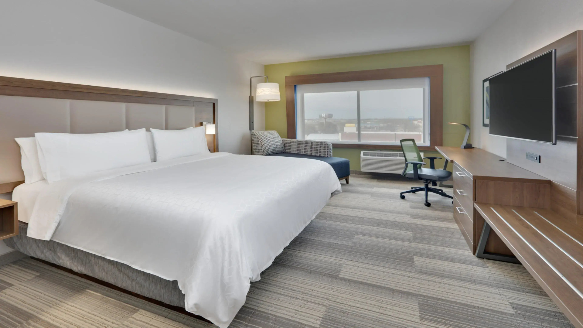 Holiday Inn Express & Suites Oklahoma City West-Yukon by IHG