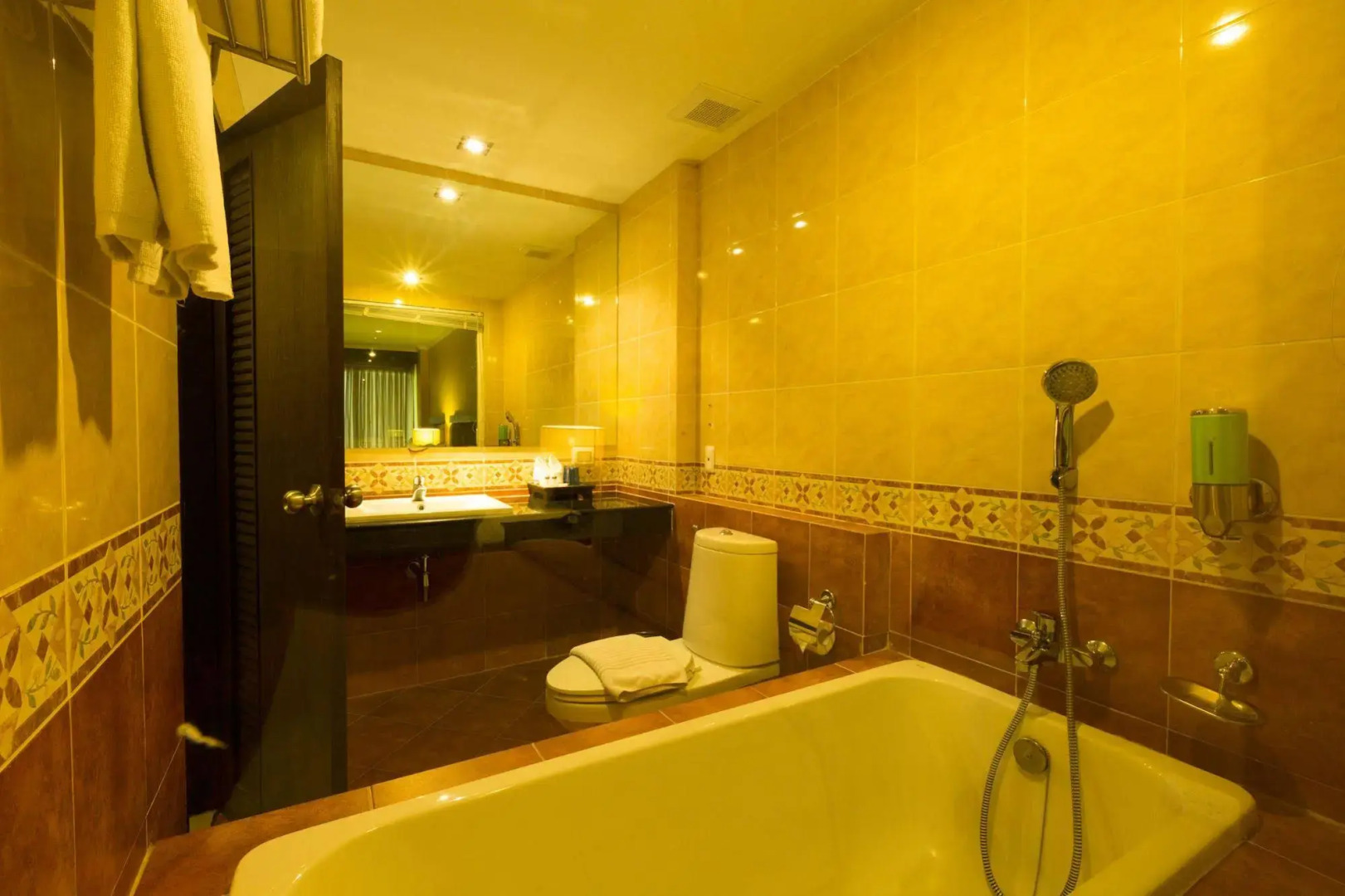 Royal Phala Cliff Beach Resort and Spa