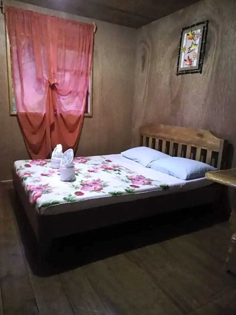 7th Heaven Lodge and Cafe