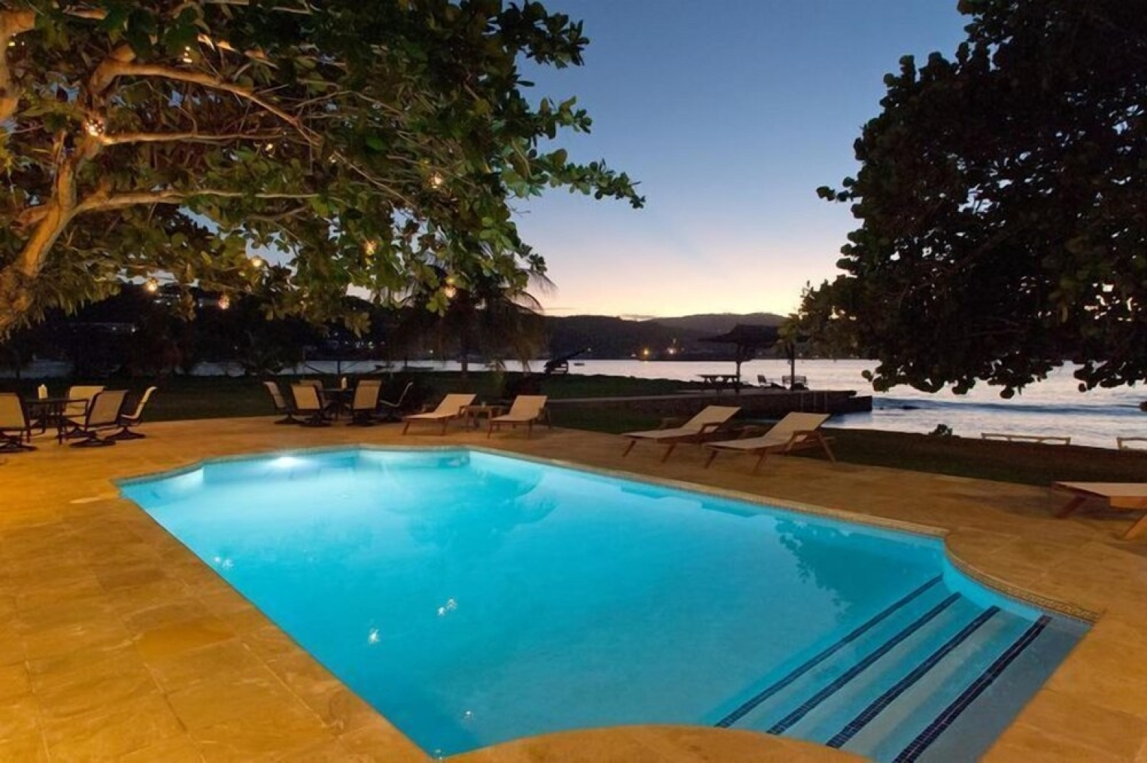 A Summer Place, Discovery Bay 7BR