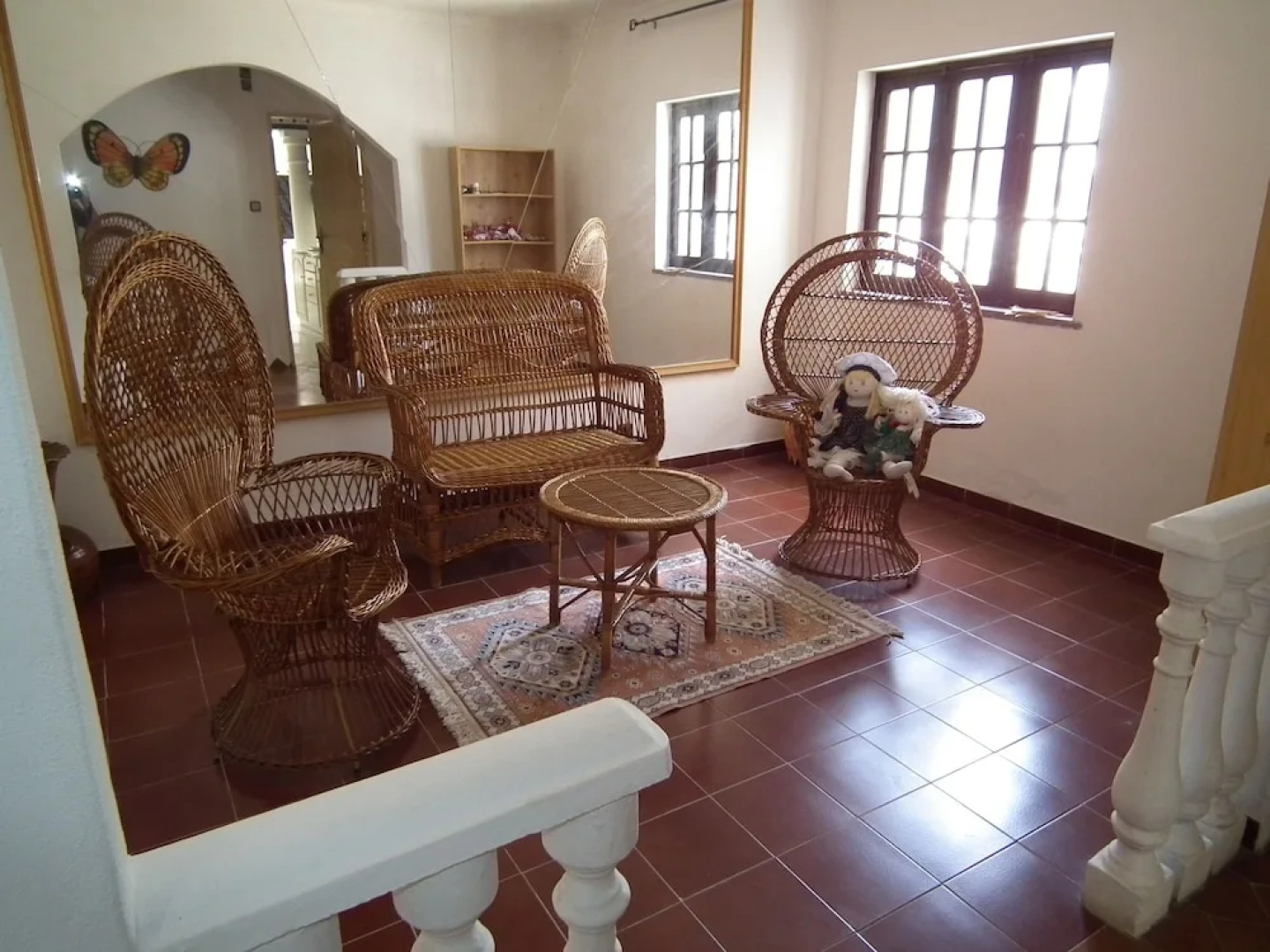 80s RetroStyle Villa