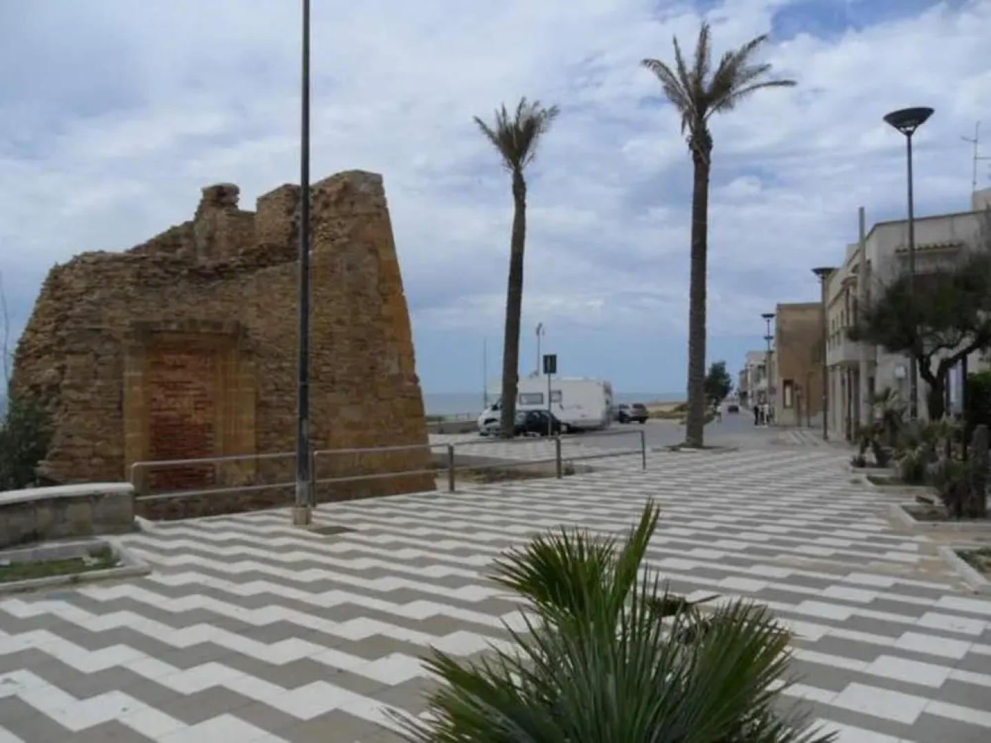 Villa With 2 Bedrooms in Tre Fontane, With Enclosed Garden and Wifi -