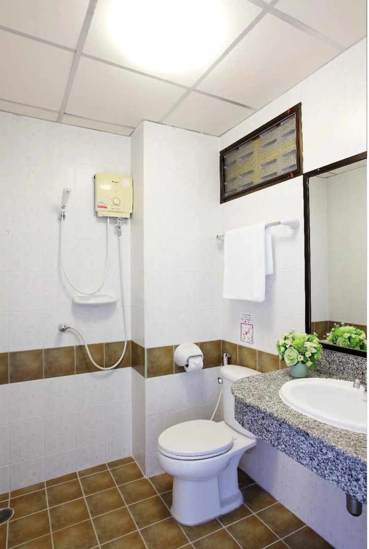 Rambuttri Village Inn & Plaza