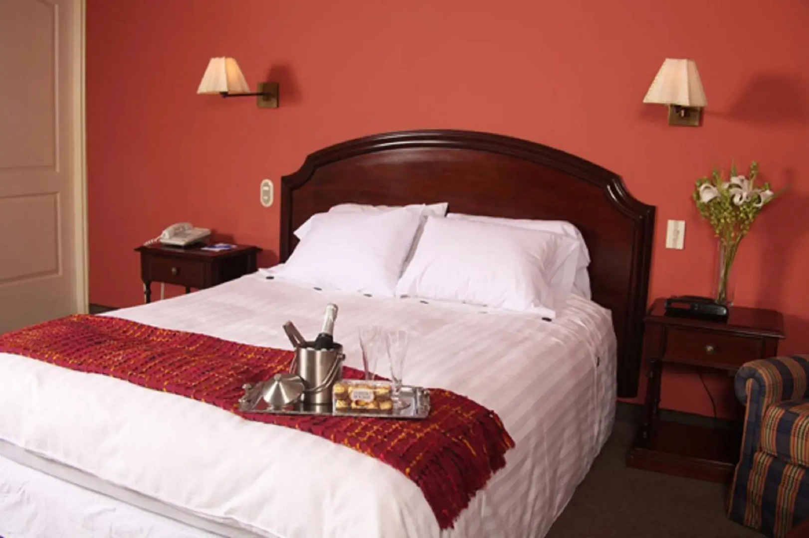 Suites Plaza Las Flores