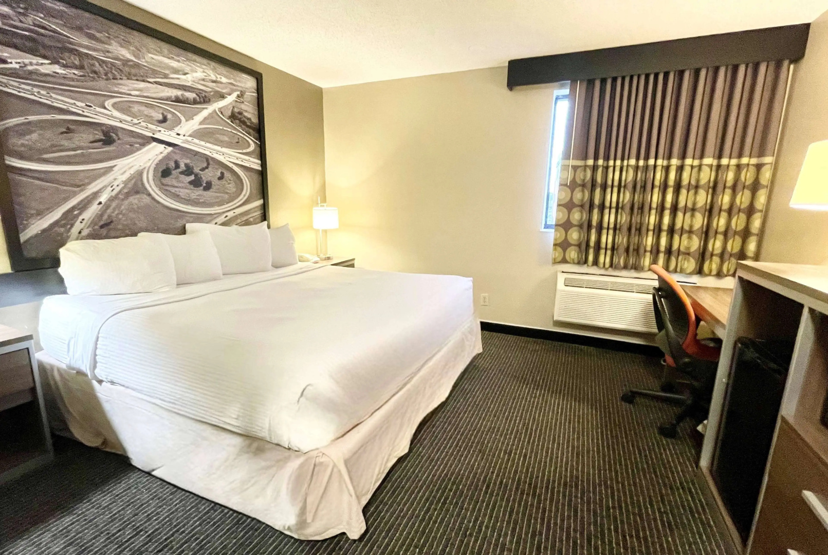 Super 8 by Wyndham St Charles