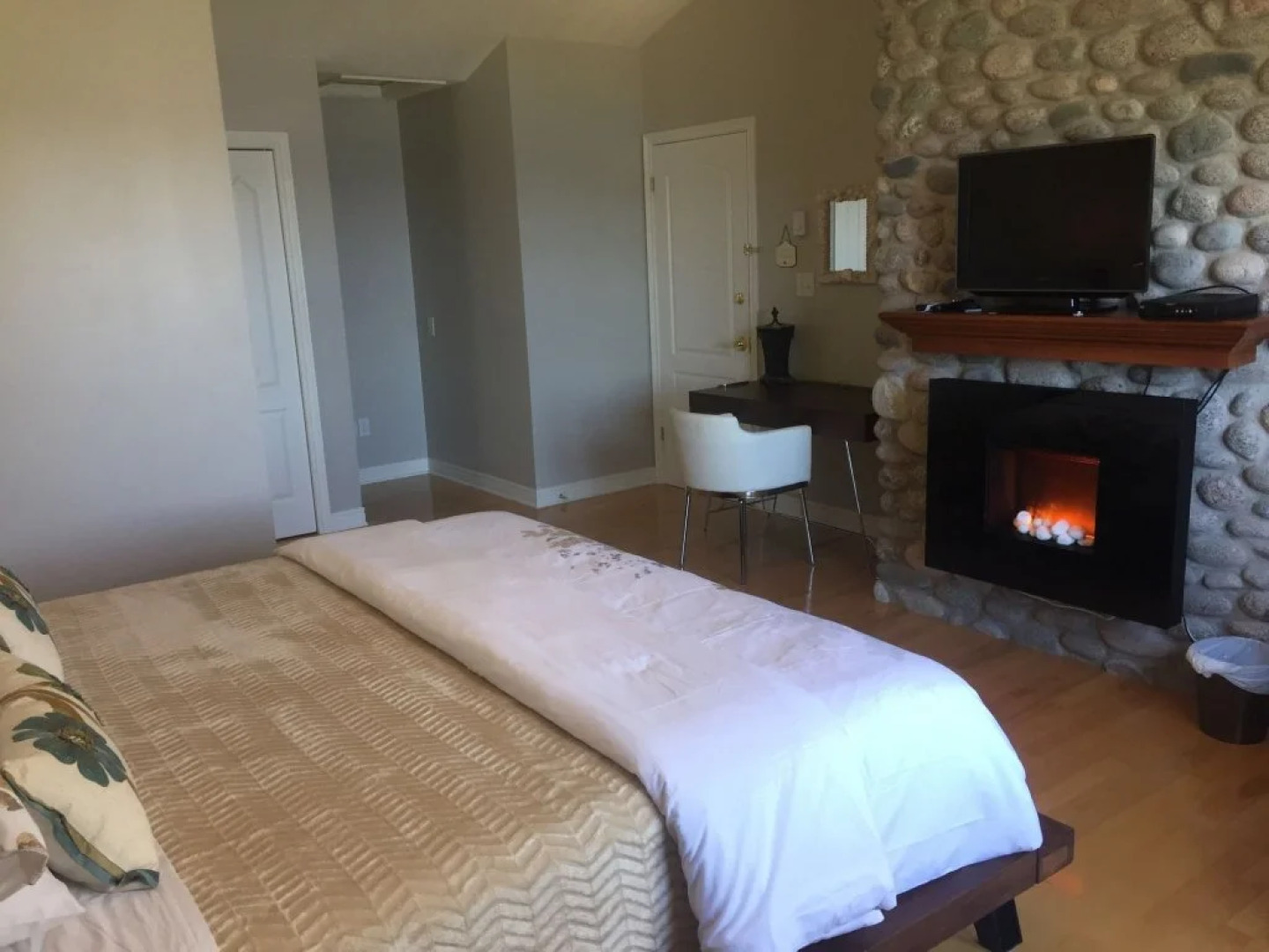 Lantern Hill & Hollow