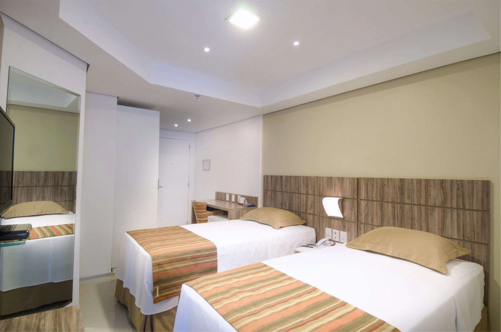 Profissionalle Hotel São Luís