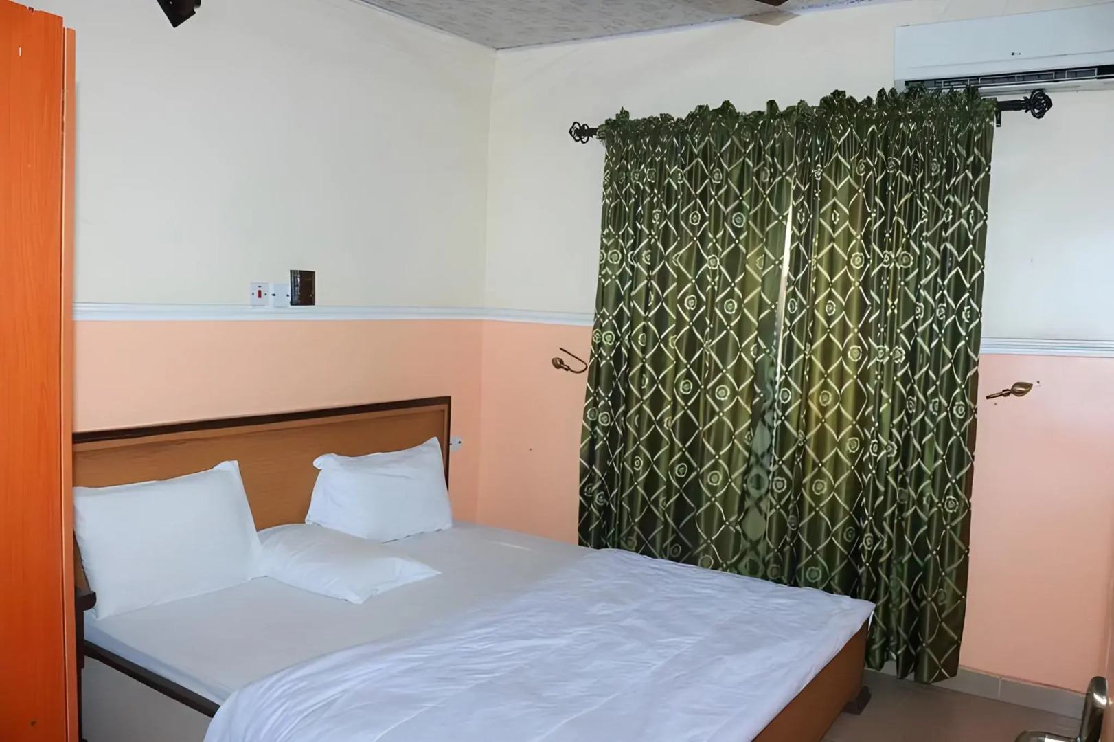 L & L Executive Hotels and Suites