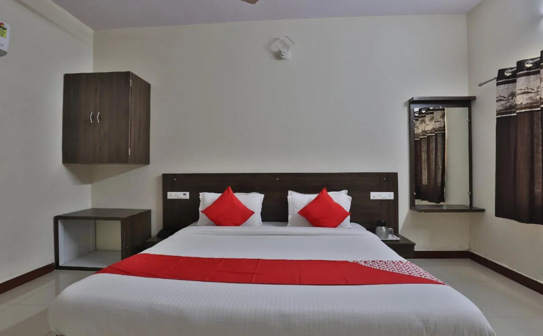 Capital O 24717 Raichura Farm Stay