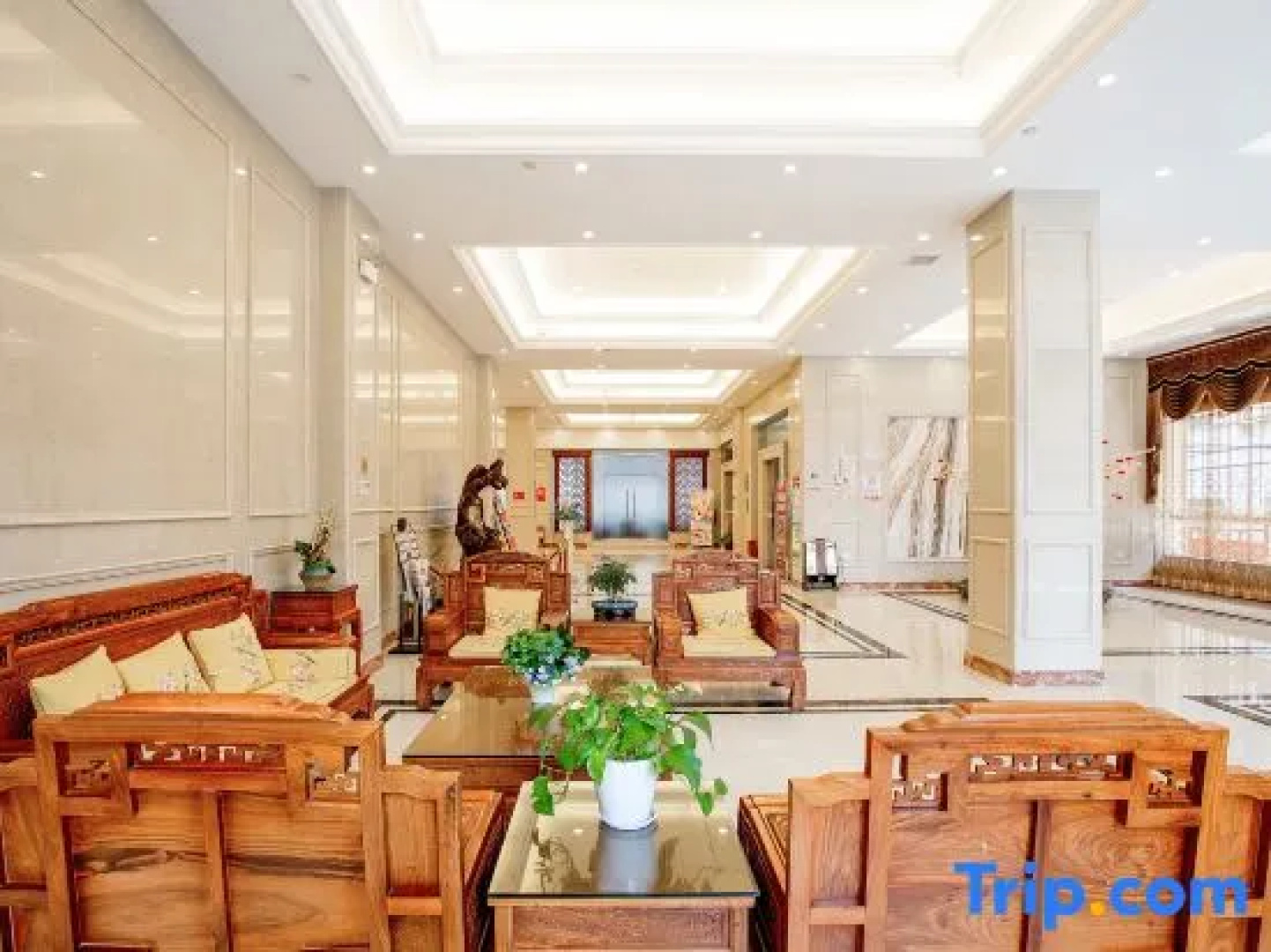 Huamao Hotel