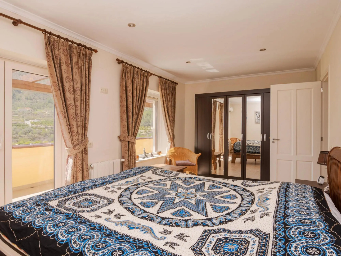 Serene Holiday Home in Callosa d' Ensarria with Private Pool