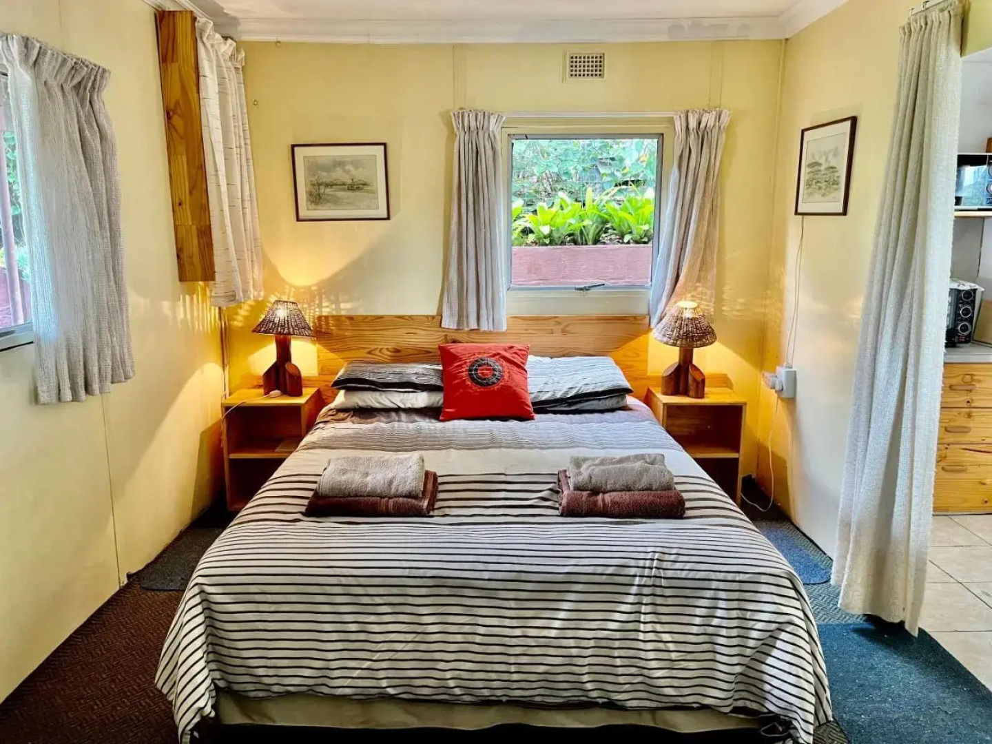 Open Plan Lagoon View Chalet