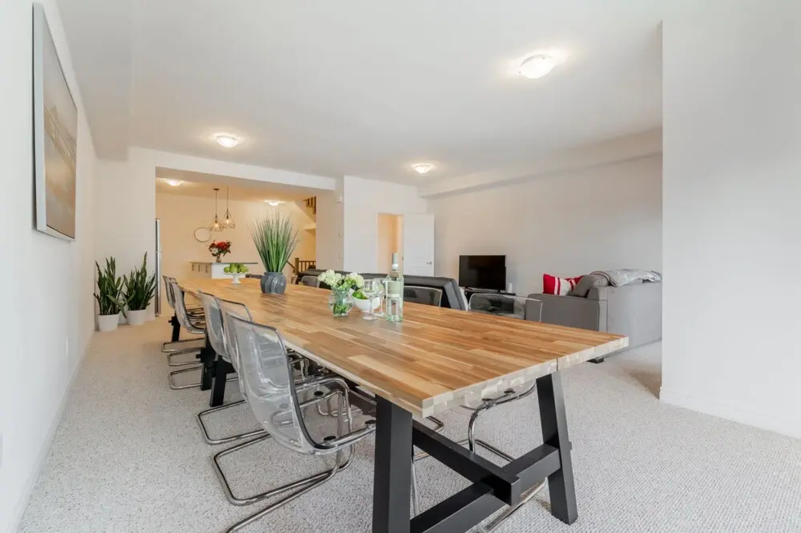 Elegant Brand New Town House