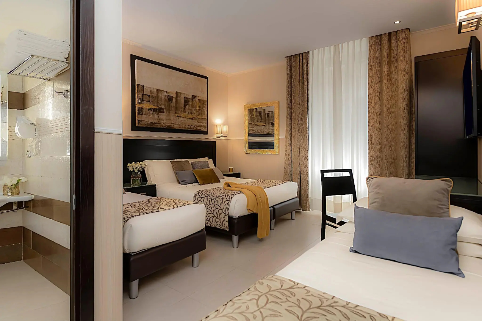 Yes Hotel