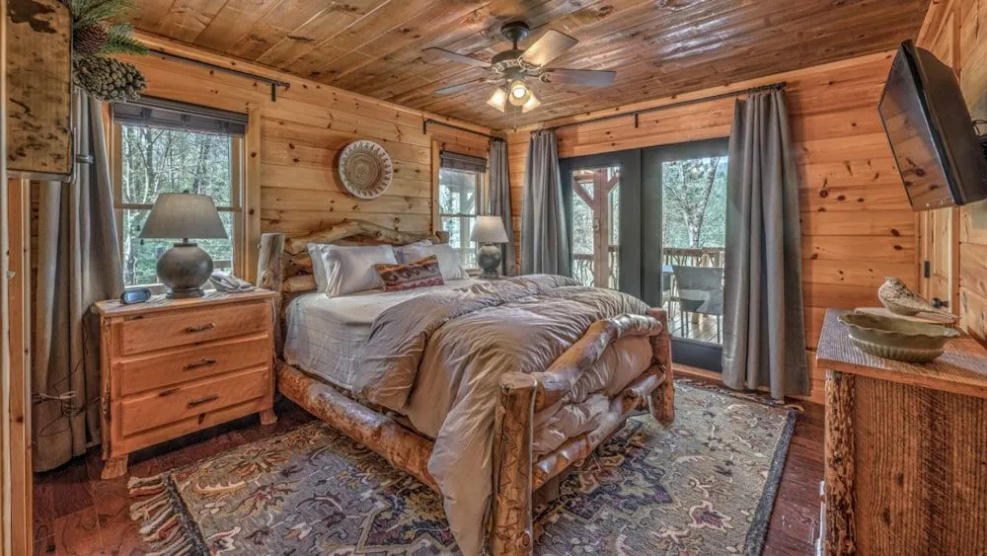 Aska Pines by Escape to Blue Ridge