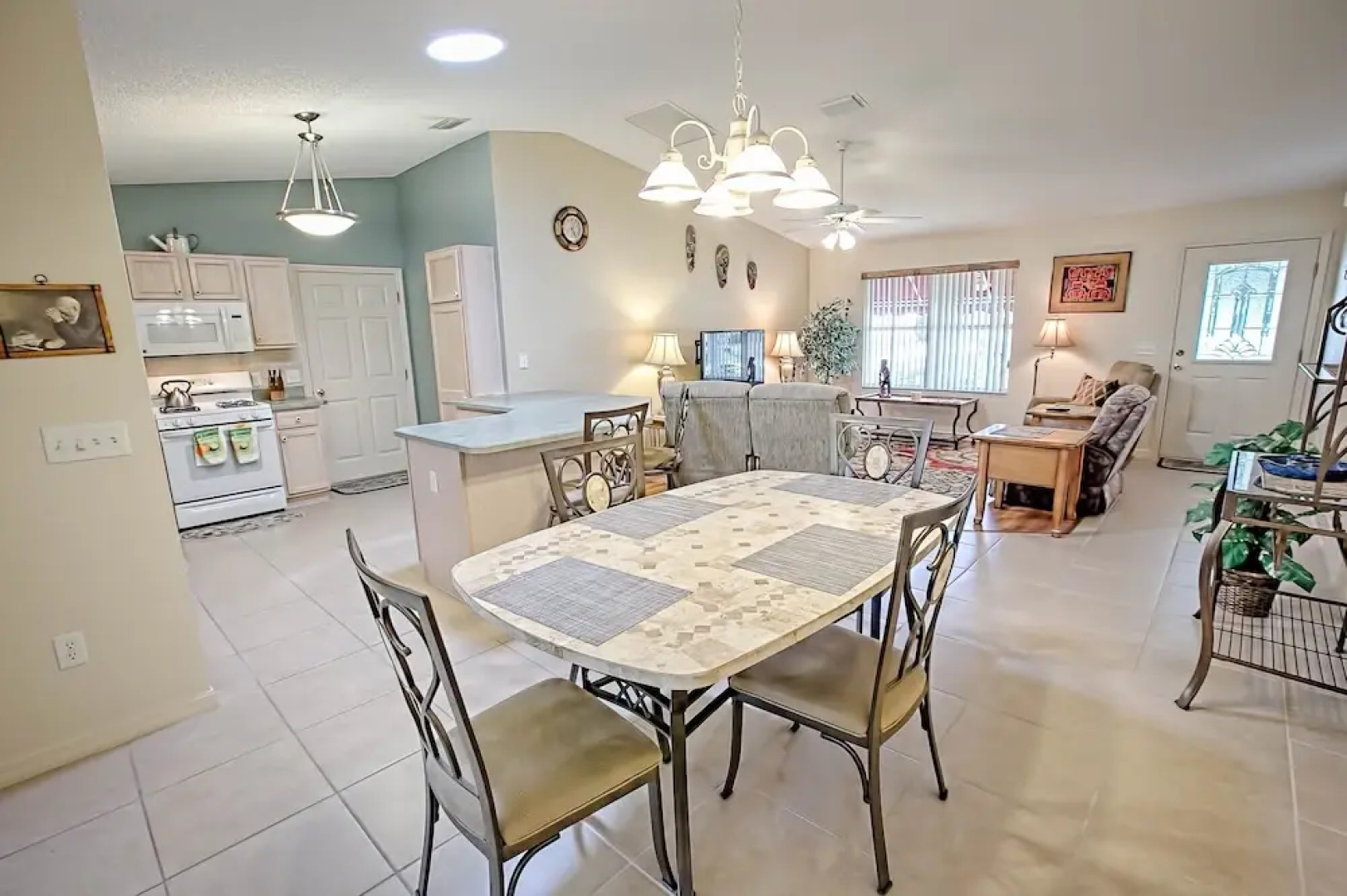 Butler Court Home 2 Bedroom by The VIR Group