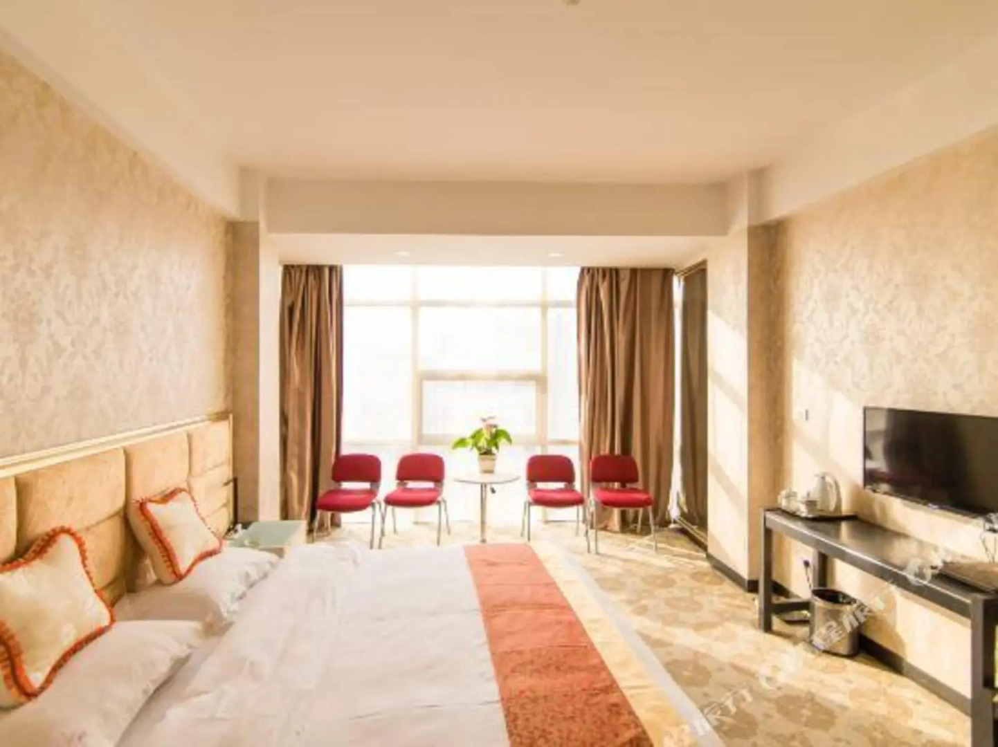 Nanyang Chaofan International Business Hotel (Yixingxuan Branch)