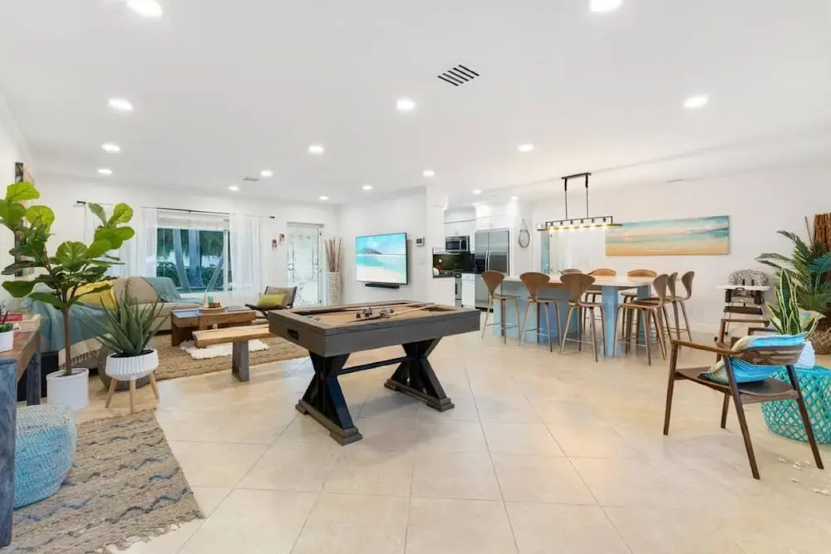 Walking Distance to the Beach 3Br House With Pool