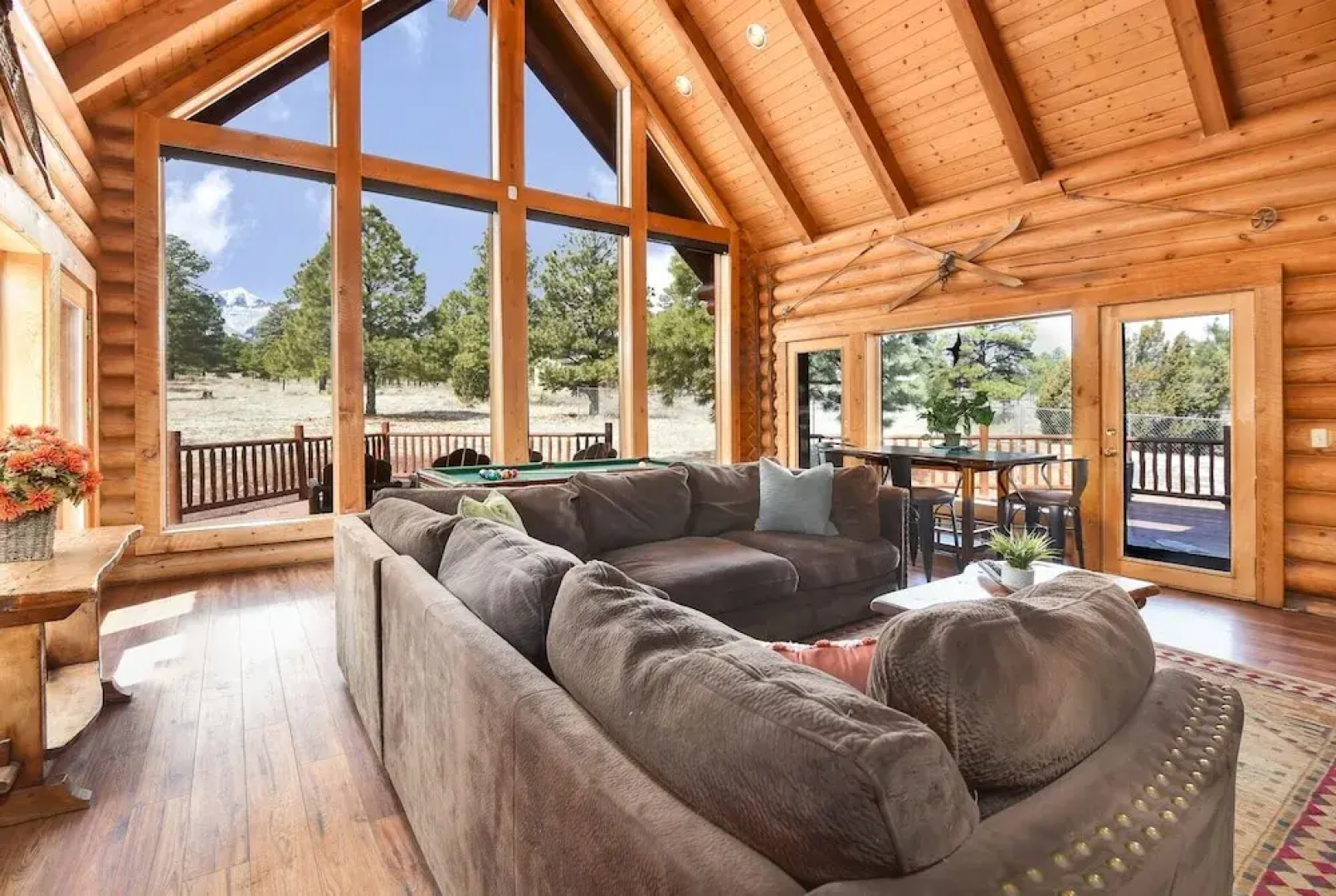 FlagRanch - 4 Br cabin by RedAwning