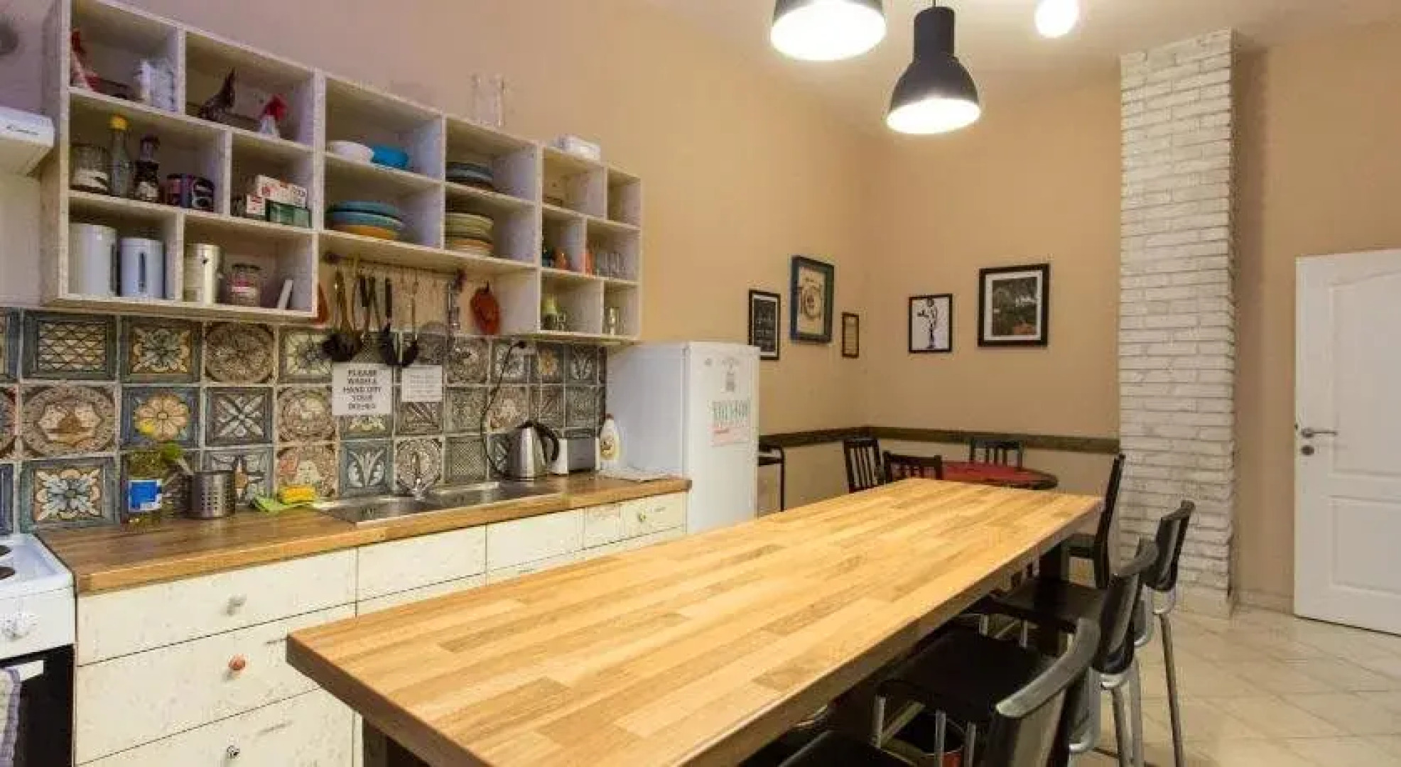 Falling Lakes Hostel