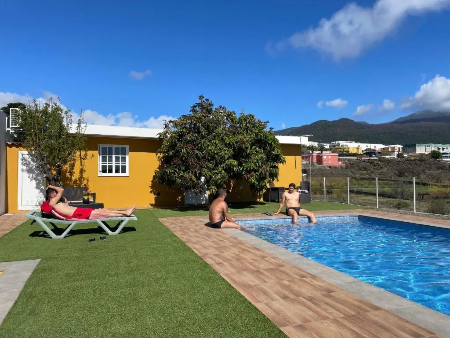 Con Piscina, Vistas, WiFi, AC y Calefacción