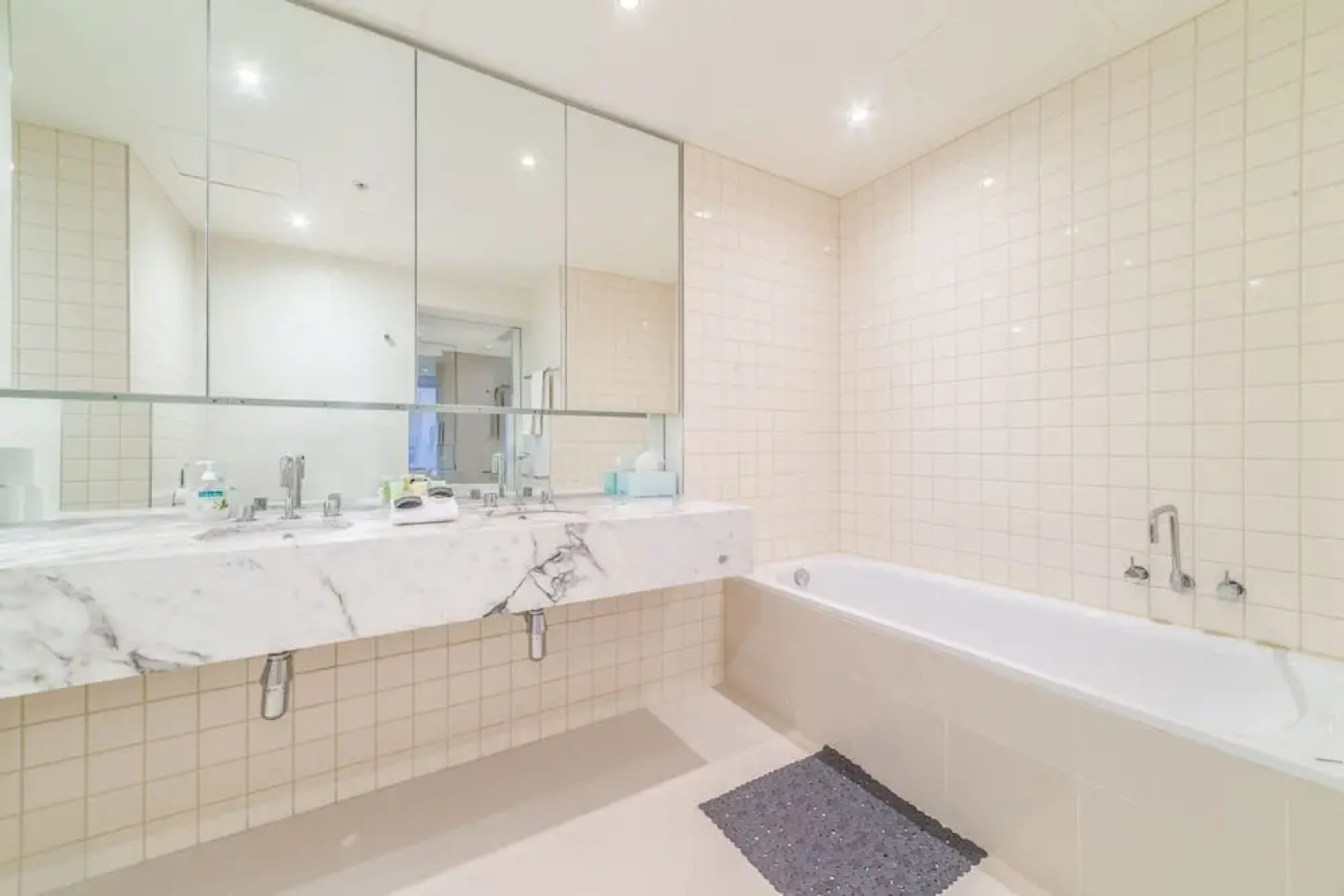 Melbourne Holiday Apartments Southbank