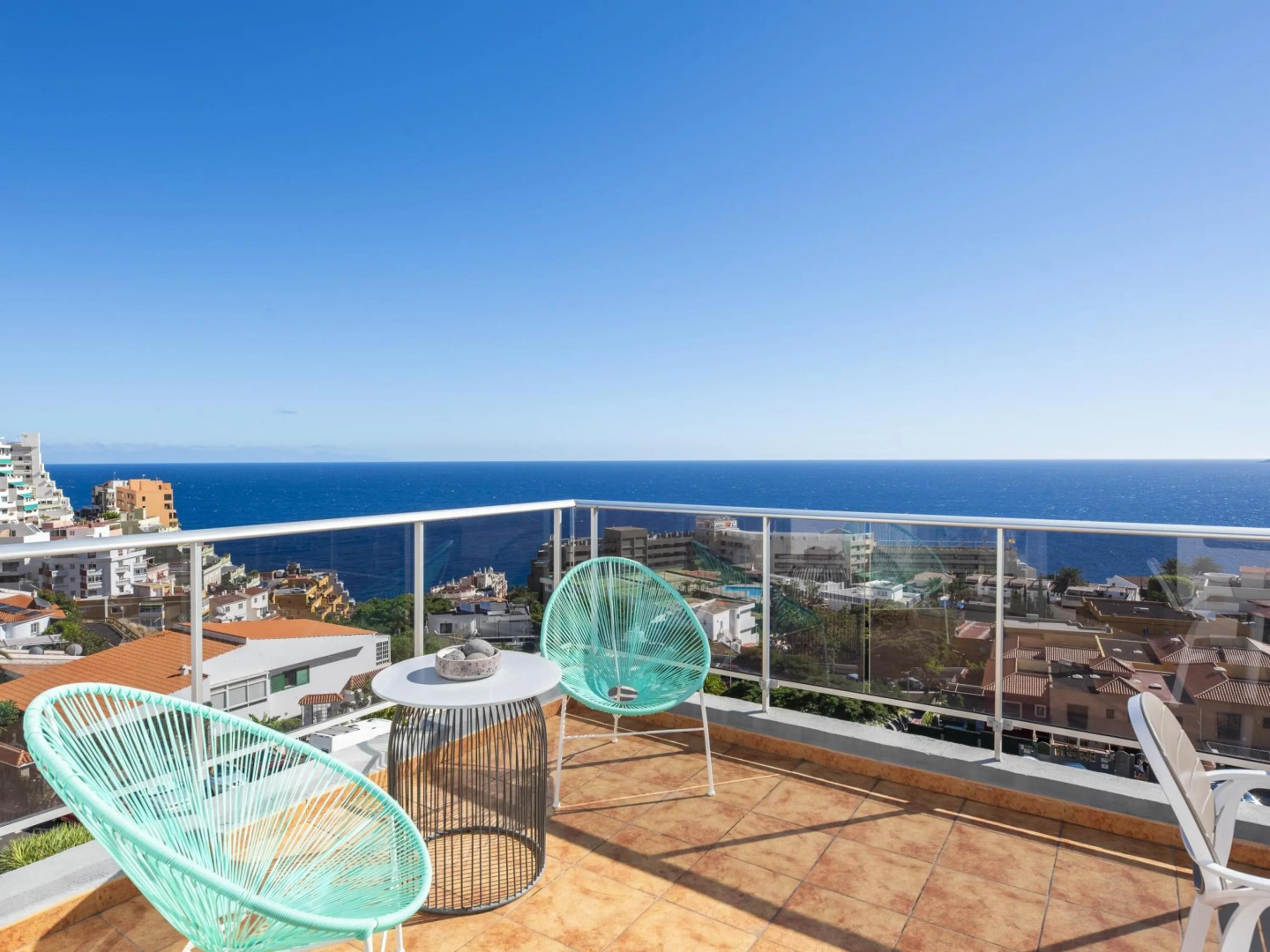 Boutique loft with BBQ terrace and ocean views