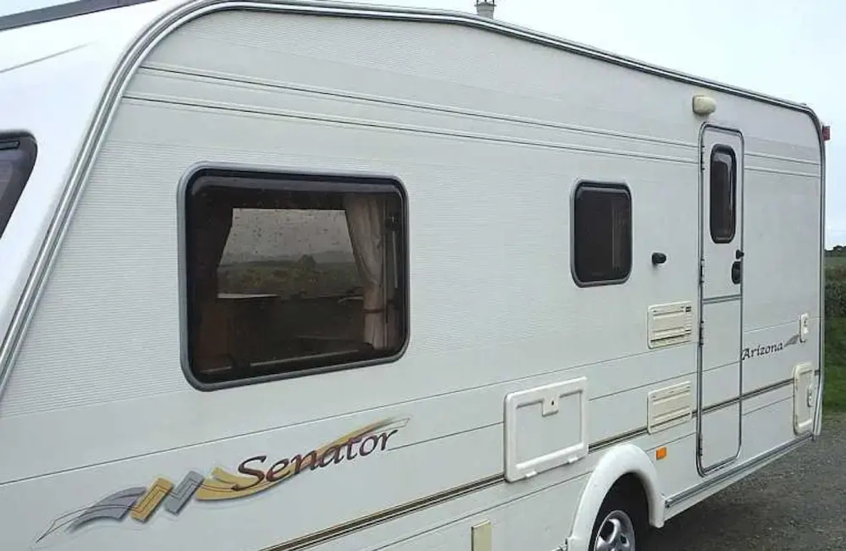 Stayzo Airy Touring Caravan With Built in Heater and Free Wi-fi Located in the Chiltern Hills