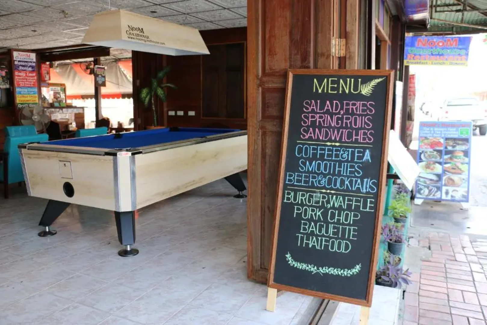 Noom Guesthouse