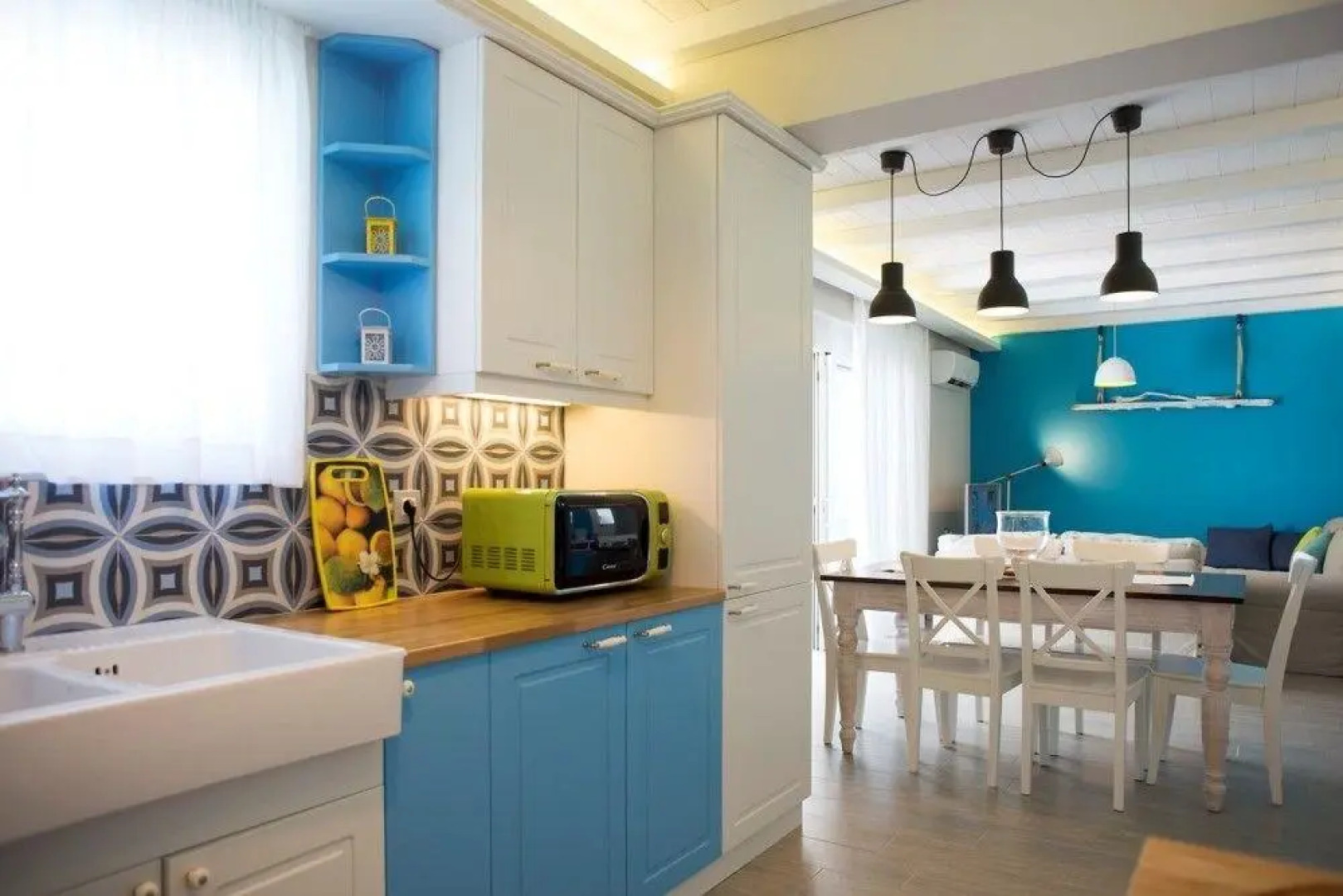 Seabreeze Villa - with Jacuzzi & heated pool