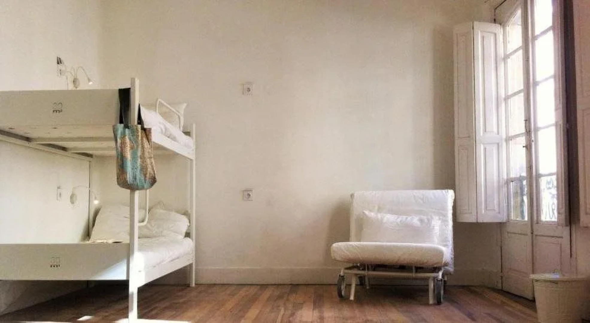 APT Slow City Hostel