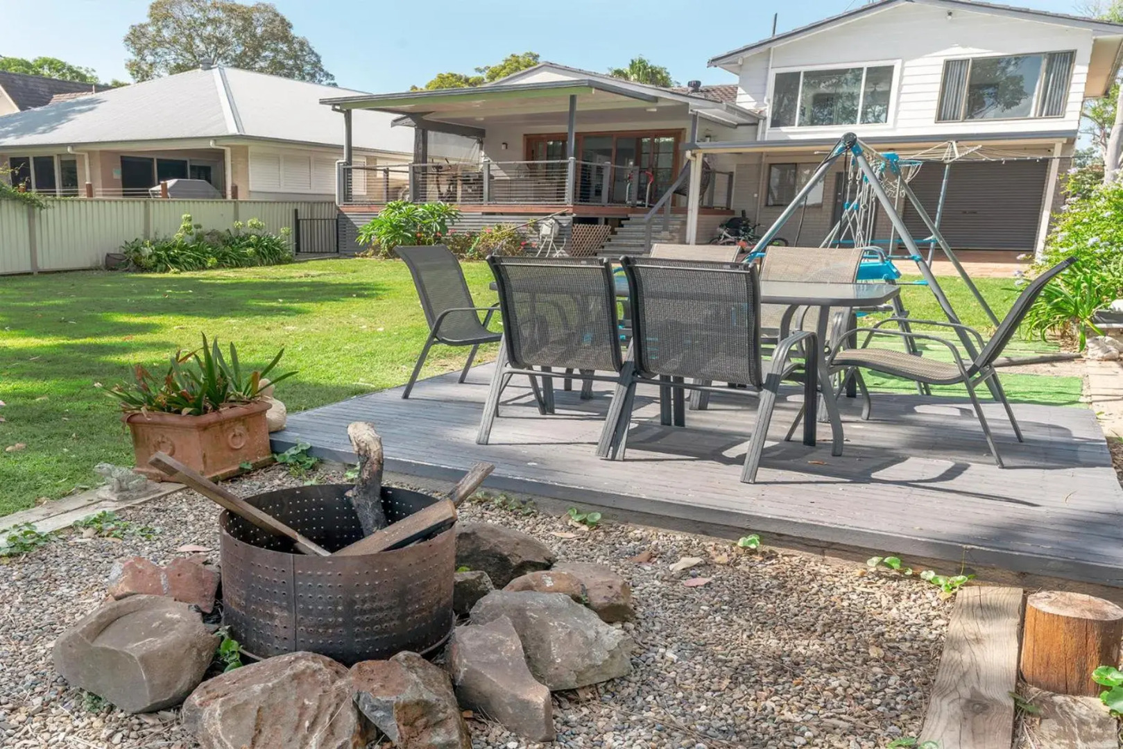 Getaway Lakefront Environmental House on Lake Macquarie with Water View