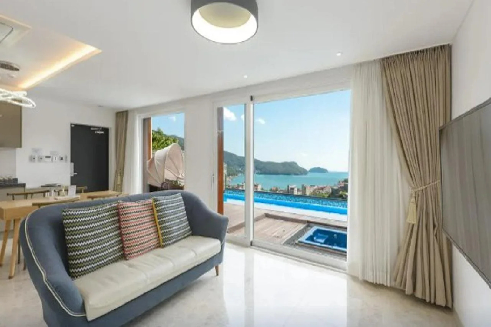 Friemily Pool Villa & Hotel