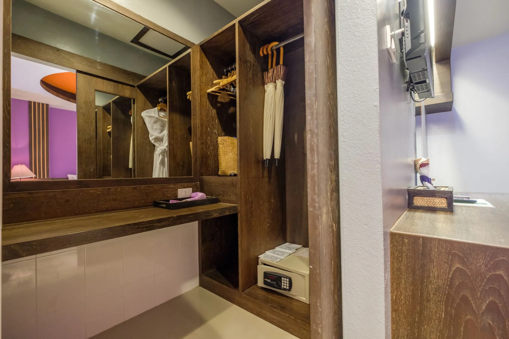 Отель Naina Resort & Spa