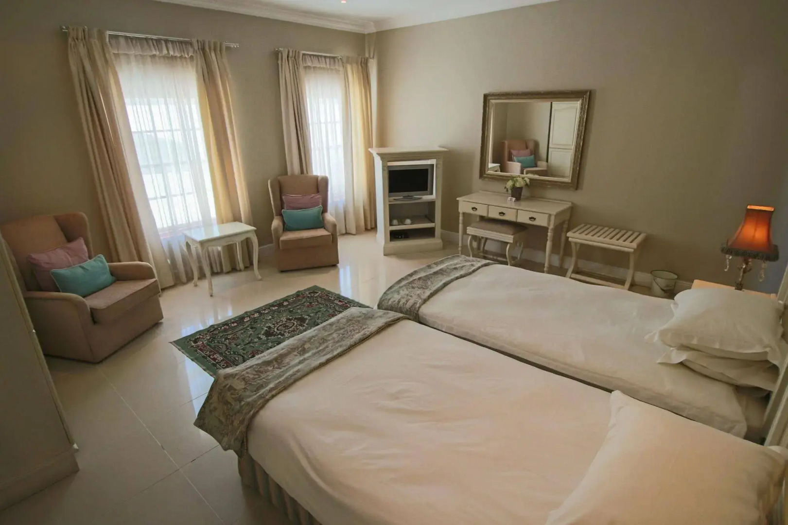 The Victorian 1906 Hotel