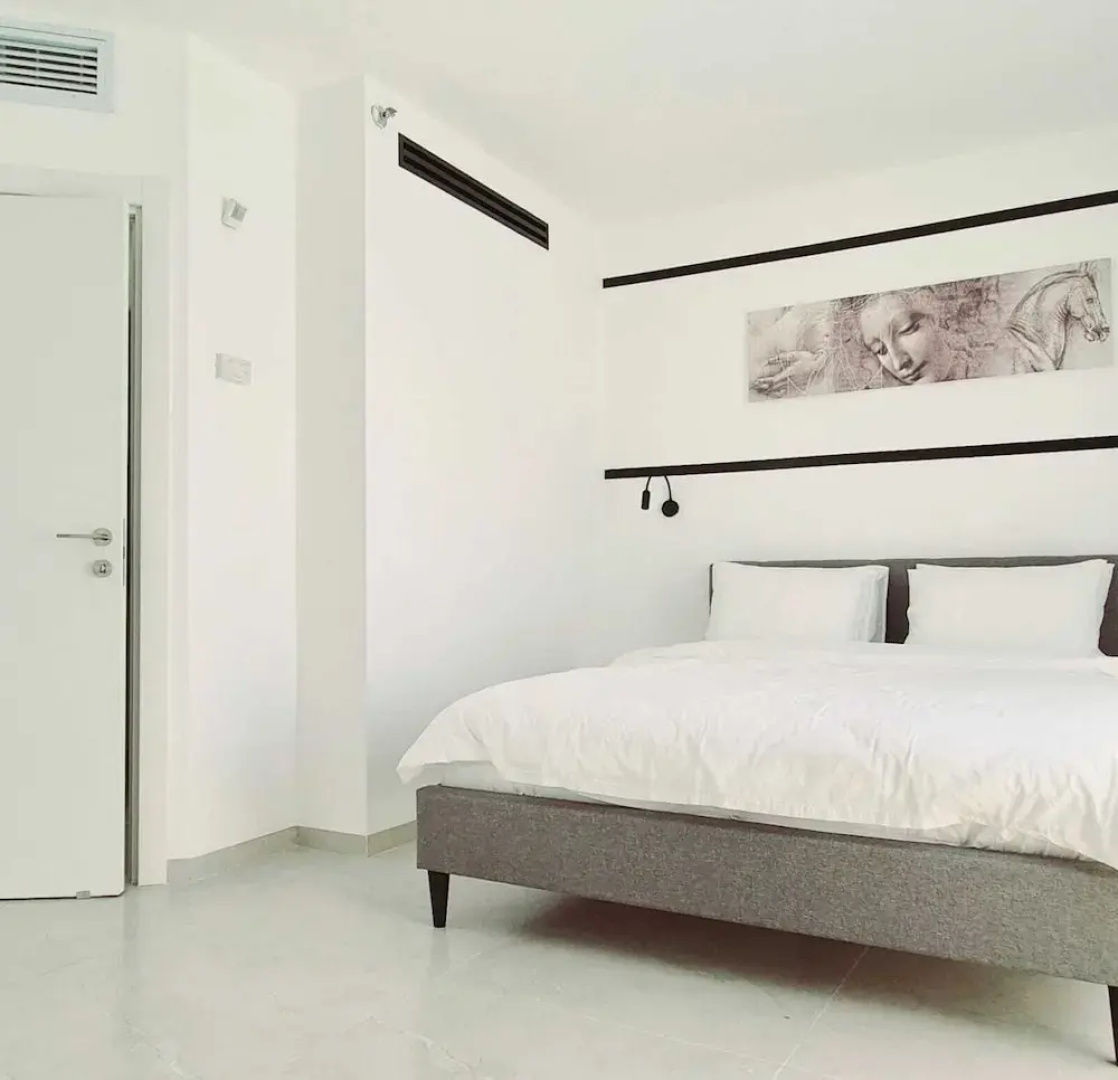 SHaYaSH apartments Leonardo Bat-Yam